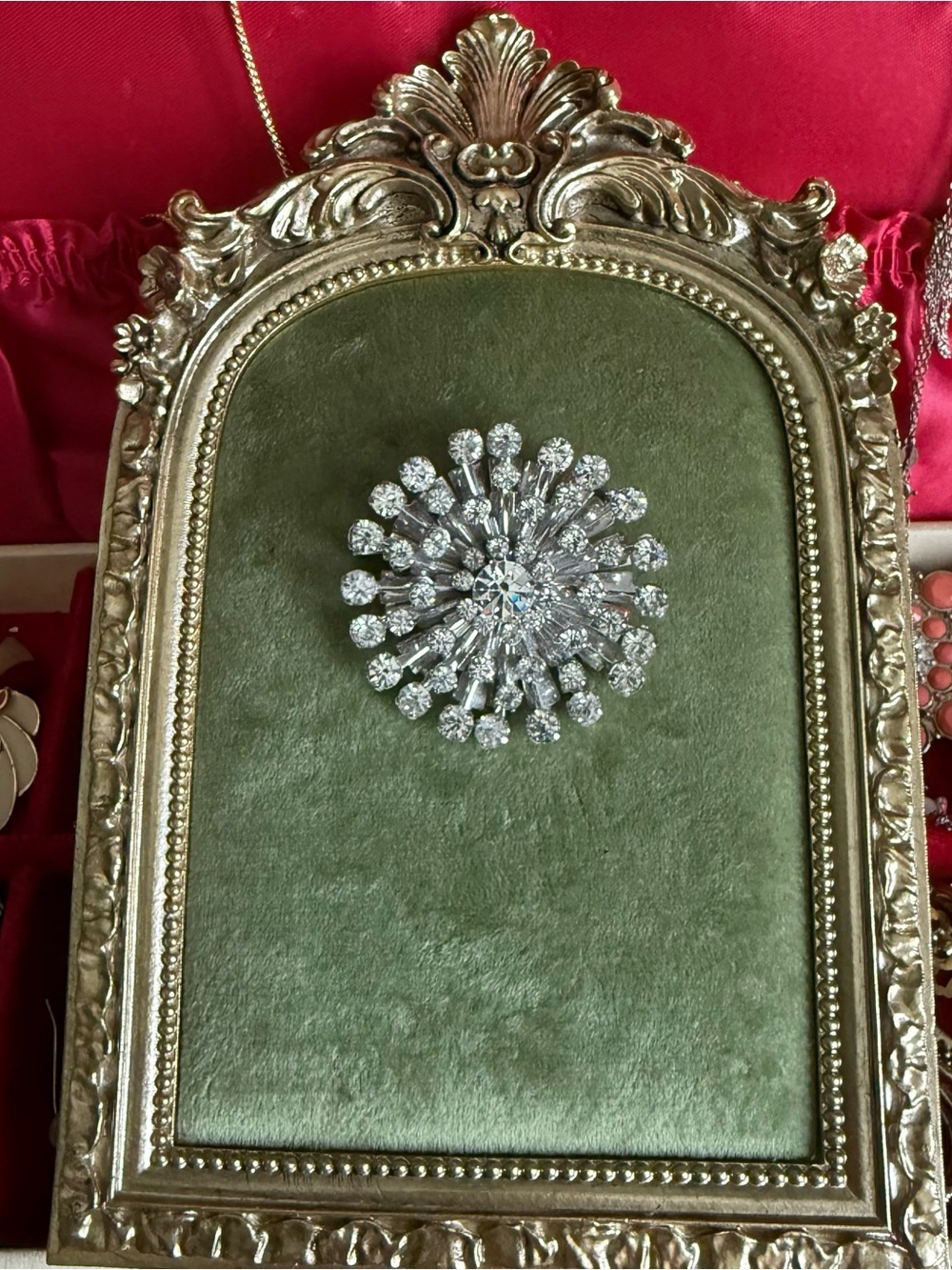 Vintage Mid-Century Clear Rhinestone Starburst Snowflake Brooch Pin
Silver Tone